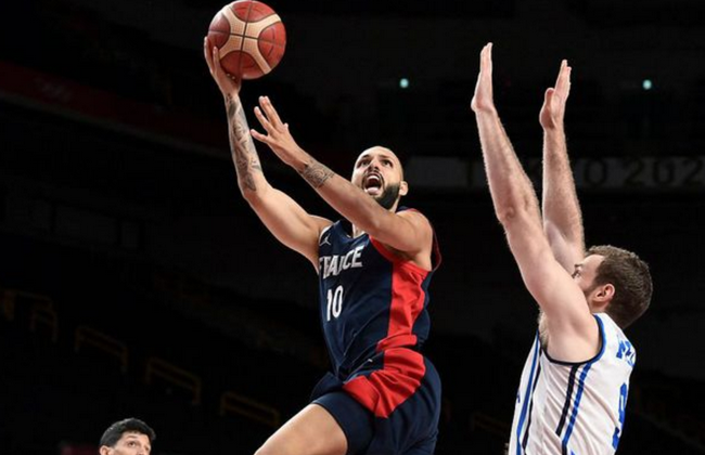 篮球湖人球员恢复训练，状态良好